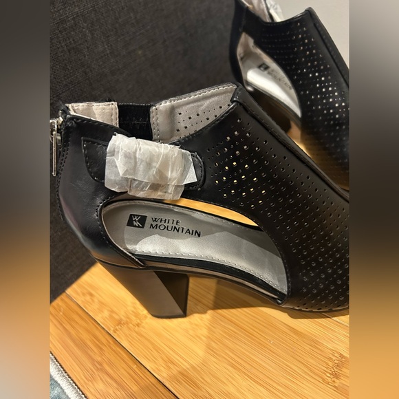 White Mountain Dreamy Block Strappy Heels, Women’s 7M, Black, NWT - Picture 3 of 4